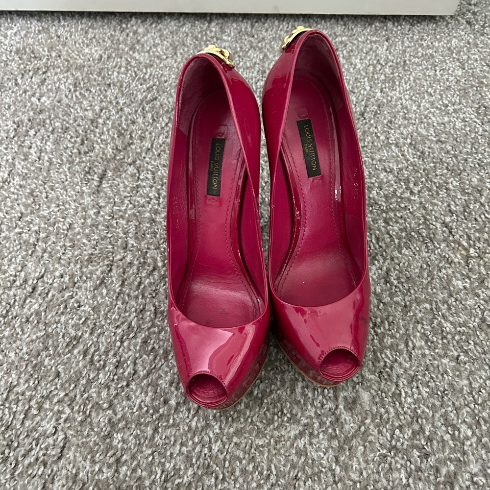 Louis Vuitton Pink Peep-Toe Heels